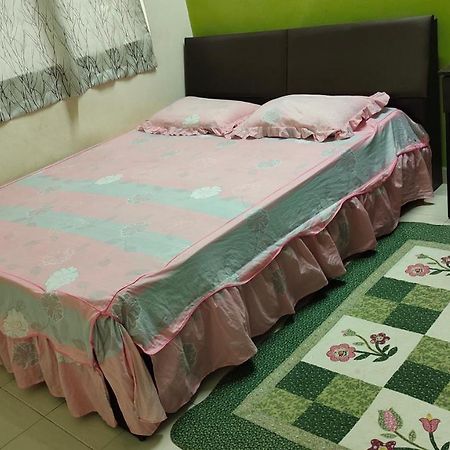 Muslim Dinaim Homestay Tanjong Malim Exterior foto