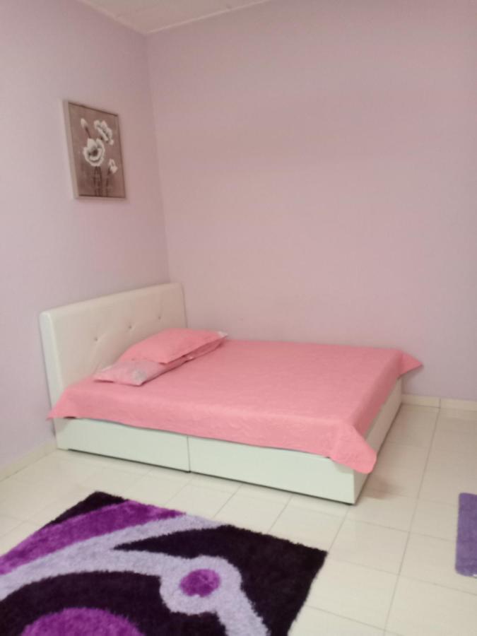 Muslim Dinaim Homestay Tanjong Malim Exterior foto