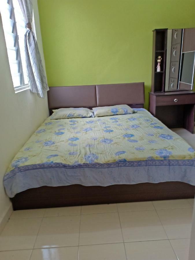 Muslim Dinaim Homestay Tanjong Malim Exterior foto