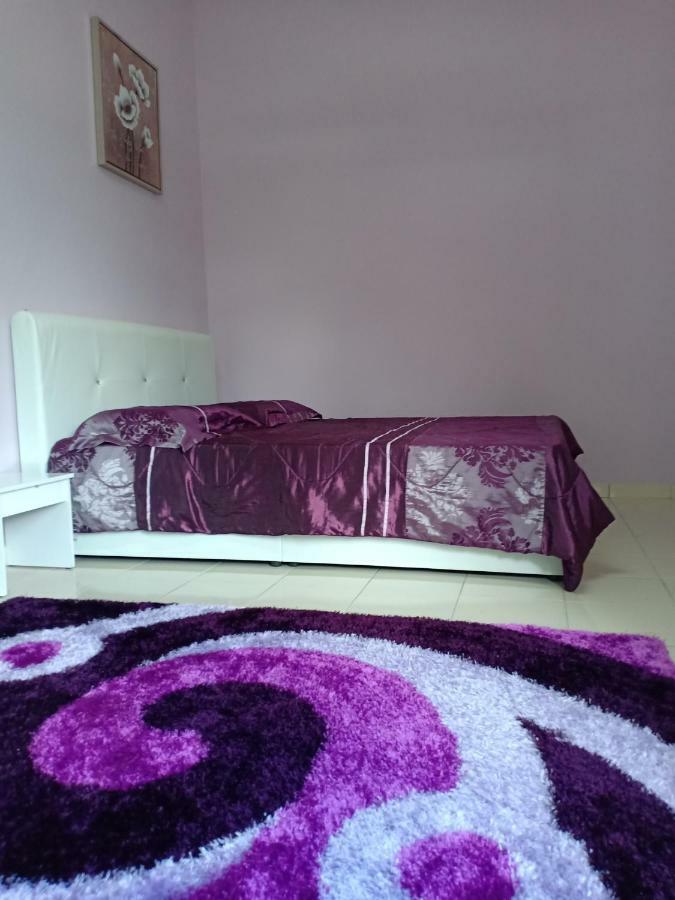 Muslim Dinaim Homestay Tanjong Malim Exterior foto