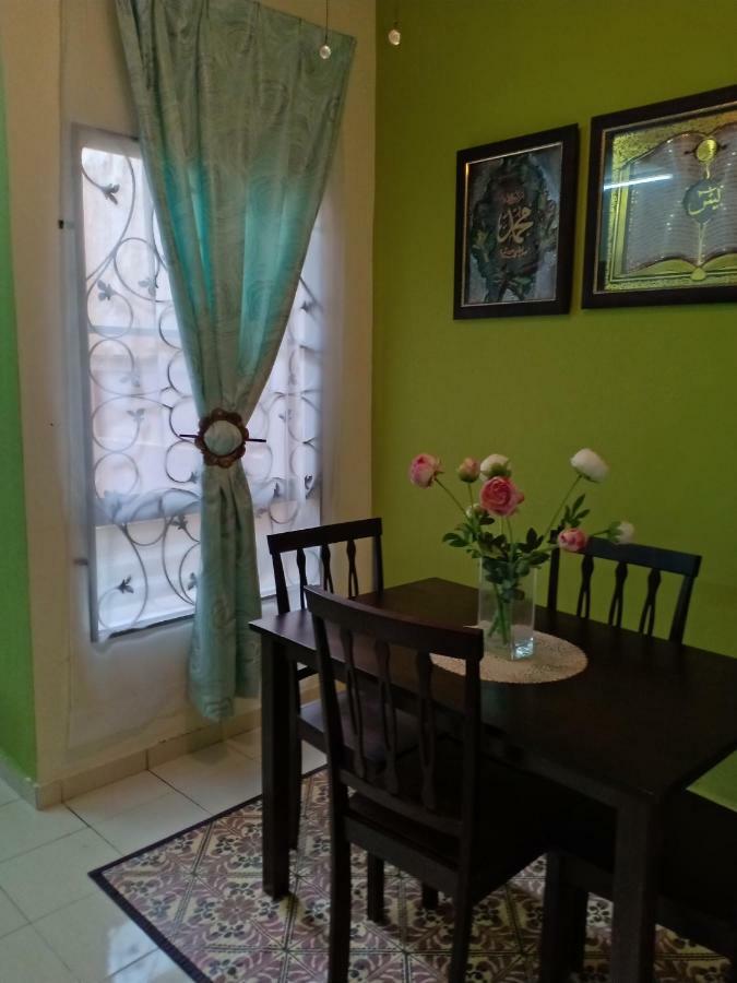 Muslim Dinaim Homestay Tanjong Malim Exterior foto